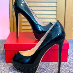 *NEW* Black Platform Stilettos